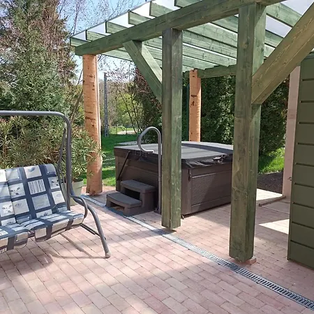 Hethazpuszta Erdeszlak בית הארחה Isztimér