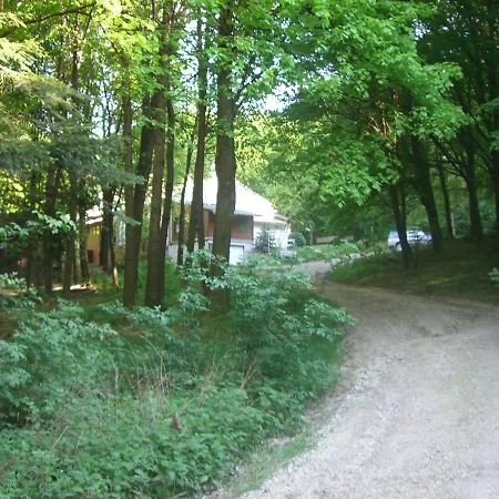 赫塔普泽塔埃尔德拉克旅馆 Isztimér